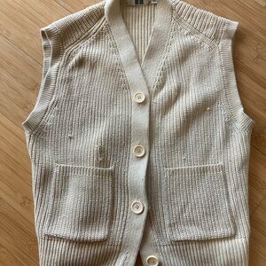 Uniqlo Cream Knit Button-Up Vest